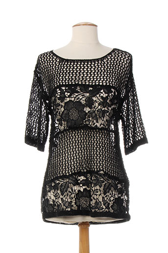 leo guy pulls femme de couleur noir