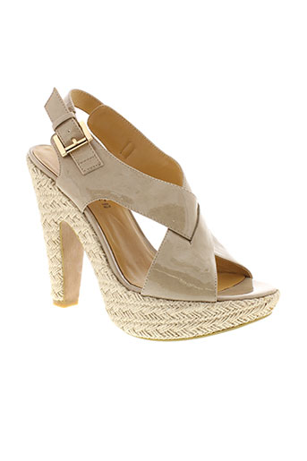 cafe noir chaussures femme de couleur beige