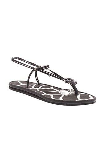 string et tong sandales et nu et pieds femme de couleur noir