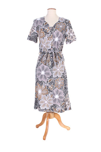 20 et 20 robes et longues femme de couleur beige (photo) 20 et 20 robes et longues femme de couleur beige (photo)