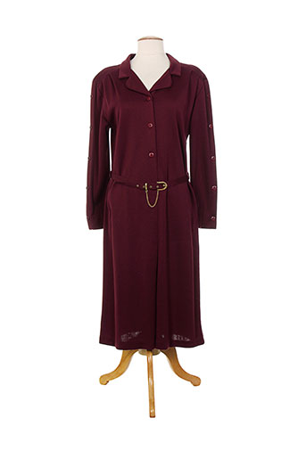 20 et 20 robes et pulls femme de couleur rouge (photo) 20 et 20 robes et pulls femme de couleur rouge (photo)