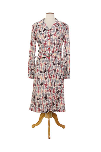 20 et 20 robes et pulls femme de couleur rose (photo) 20 et 20 robes et pulls femme de couleur rose (photo)