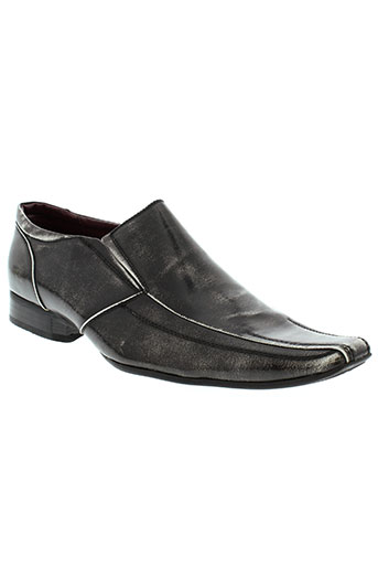 reservoir et shoes villes homme de couleur noir