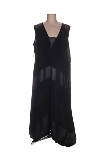 mat. robes femme de couleur noir