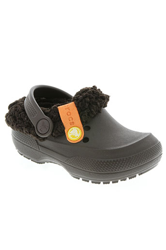 crocs chaussures garçon de couleur marron