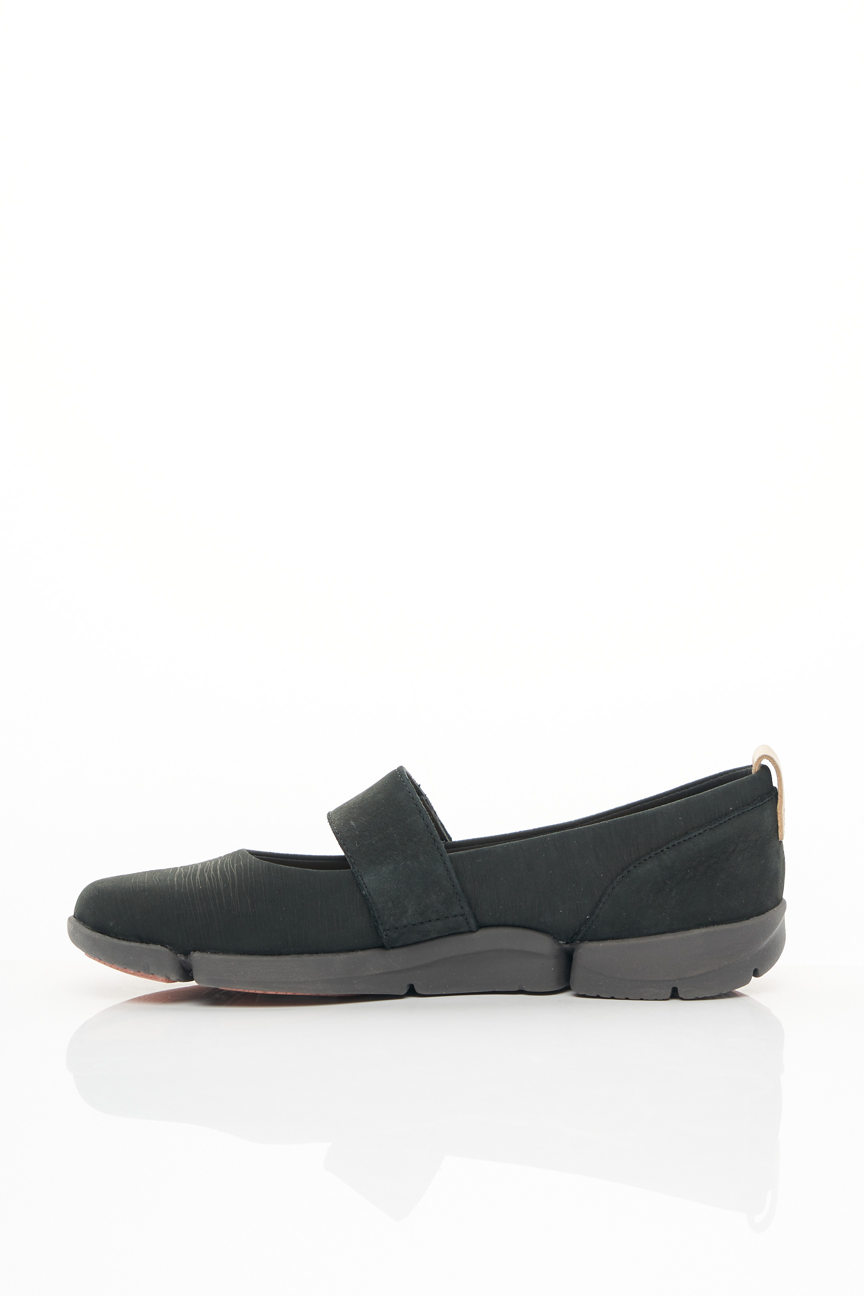 Clarks cheyn Marie pour femme en cuir noir 30375 à Enfiler Chaussures  Confort Femmes: chaussures Vêtements, accessoires